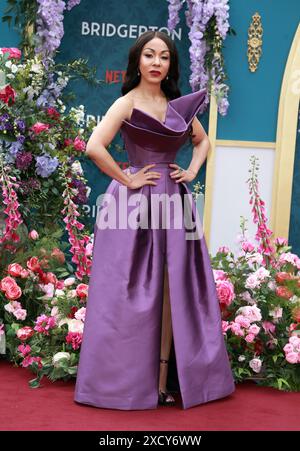 Kathryn Drysdale assiste à la projection spéciale de 'Bridgerton' saison 3 - deuxième partie à l'Odeon luxe Leicester Square à Londres. Banque D'Images