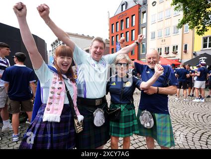 Fans écossais à Cologne, Allemagne. L’Écosse affrontera la Suisse dans son deuxième groupe Euro 2024 Un match plus tard dans la soirée. Date de la photo : mercredi 19 juin 2024. Banque D'Images