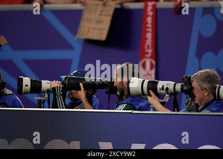 Dusseldorf, Allemagne. 17 juin 2024. Photographes lors du match de football Euro 2024 entre l'Autriche et la France à la Düsseldorf Arena, Düsseldorf, Allemagne - lundi 17 juin 2024. Sport - Soccer . (Photo de Fabio Ferrari/LaPresse) crédit : LaPresse/Alamy Live News Banque D'Images