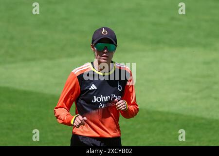 Birmingham, Royaume-Uni. 19 juin 2024. Teresa graves lors de la Charlotte Edwards Cup match entre Central Sparks et les Blaze à Edgbaston Cricket Ground, Birmingham, Angleterre, le 19 juin 2024. Photo de Stuart Leggett. Utilisation éditoriale uniquement, licence requise pour une utilisation commerciale. Aucune utilisation dans les Paris, les jeux ou les publications d'un club/ligue/joueur. Crédit : UK Sports pics Ltd/Alamy Live News Banque D'Images