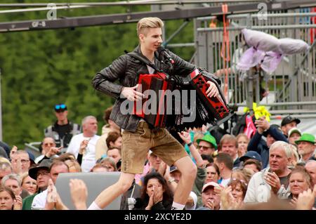 Felix Muhr vor der Ausstrahlung der TV-Show Wenn die Musi spielt - Sommer Open Air 2024 am Hoferriegel. Bad Kleinkirchheim, 15.06.2024 *** Felix Muhr avant la diffusion de l'émission Wenn die Musi spielt Sommer Open Air 2024 au Hoferriegel Bad Kleinkirchheim, 15 06 2024 Foto:xs.xNömerx/xFuturexImagex musi 4647 Banque D'Images