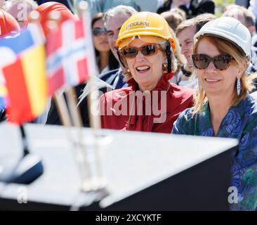 Oslo, Norvège. 19 juin 2024. La princesse Astrid de Belgique et le secrétaire d'État de la région bruxelloise ans Persoons ont pris la photo lors d'une réunion sur le développement durable dans la construction, Icebox Challenge et le développement durable dans la construction, dans le cadre d'une mission économique en Norvège, mercredi 19 juin 2024. La Princesse belge dirige une délégation belge pour discuter de la transition énergétique, de l’économie circulaire, des sciences de la vie et du design au cours des quatre prochains jours. BELGA PHOTO BENOIT DOPPAGNE crédit : Belga News Agency/Alamy Live News Banque D'Images