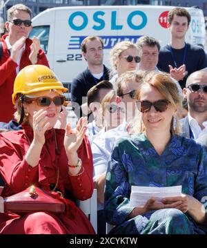 Oslo, Norvège. 19 juin 2024. La princesse Astrid de Belgique et le secrétaire d'État de la région bruxelloise ans Persoons ont pris la photo lors d'une réunion sur le développement durable dans la construction, Icebox Challenge et le développement durable dans la construction, dans le cadre d'une mission économique en Norvège, mercredi 19 juin 2024. La Princesse belge dirige une délégation belge pour discuter de la transition énergétique, de l’économie circulaire, des sciences de la vie et du design au cours des quatre prochains jours. BELGA PHOTO BENOIT DOPPAGNE crédit : Belga News Agency/Alamy Live News Banque D'Images