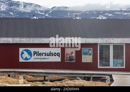 Oqaatsut - un petit village isolé au nord d'Ilulissat dans l'ouest du Groenland. Banque D'Images