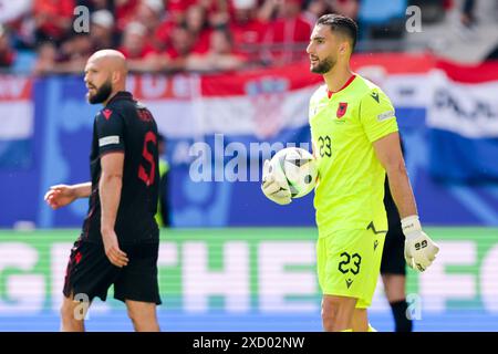 HAMBOURG, ALLEMAGNE - 19 JUIN : le gardien de but albanais Thomas Strakosha lors du match de la phase de groupes de l'UEFA EURO 2024 entre la Croatie et l'Albanie au Volksparkstadion le 19 juin 2024 à Hambourg, Allemagne. Photo : Luka Stanzl/PIXSELL Banque D'Images