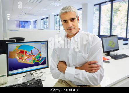 Ingénieur industriel. Simulation avancée de structures légères pour l'industrie des transports. Pays Basque. L'Espagne. Banque D'Images