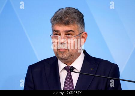 Der rumänische premier ministre Marcel Ciolacu nimmt an einer abschließenden Pressekonferenz teil. DAS bayerische und das rumänische Kabinett tagten zusammen in der bayerischen Landeshauptstadt. München, 18.06.2024 Bayern Deutschland *** le premier ministre roumain Marcel Ciolacu assiste à une conférence de presse finale les cabinets bavarois et roumain se sont réunis dans la capitale bavaroise Munich, 18 06 2024 Bavière Allemagne Copyright : xDwixAnoraganingrumx Banque D'Images