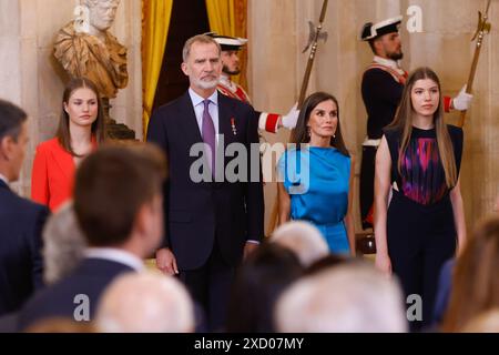 Princes Léonor d'Espagne, le roi Felipe VI, la reine Letizia et Sofia lors des événements de célébration du 10ème anniversaire de la proclamation du roi à Banque D'Images