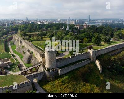 Aeria drone vue du parc Kalemegdan en été, Belgrade, Serbie. Banque D'Images