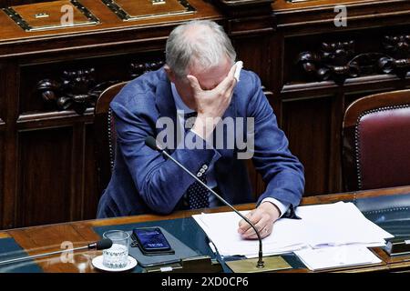 Roma, Italie. 19 juin 2024. Il ministro delle Imprese Adolfo Urso durante il question time alla Camera dei deputati a Roma, Mercoled&#xec;, 19 Giugno 2024 (Foto Roberto Monaldo/LaPresse) Ministre des entreprises Adolfo Urso pendant l'heure des questions à la Chambre des députés de Rome, mercredi 19 juin 2024 (photo de Roberto Monaldo/LaPresse) crédit : LaPresse/Alamy Live News Banque D'Images