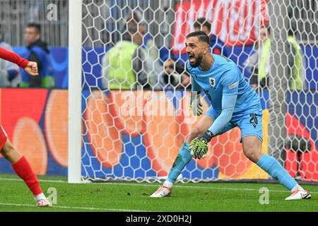 Giorgi Mamardashvili (25) de Géorgie photographié lors d'un match de football entre les équipes nationales de Turquie et de Géorgie le premier jour du Groupe F dans la phase de groupes du tournoi UEFA Euro 2024 , le mercredi 18 juin 2024 à Dortmund , Allemagne . PHOTO SPORTPIX | David Catry Banque D'Images