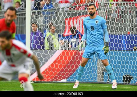 Dortmund, Allemagne. 18 juin 2024. Giorgi Mamardashvili (25 ans) de Géorgie photographié lors d'un match de football entre les équipes nationales de Turquie et de Géorgie lors de la première journée du Groupe F dans la phase de groupes du tournoi UEFA Euro 2024, le mercredi 18 juin 2024 à Dortmund, Allemagne . Crédit : Sportpix/Alamy Live News Banque D'Images