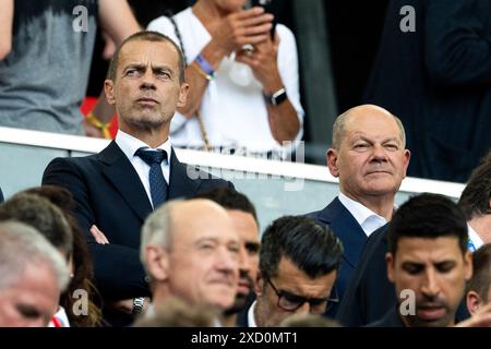 Aleksander Ceferin (UEFA Praesident), Olaf Scholz (Deutschland, Bundeskanzler, SPD), GER, Allemagne (GER) v. Ungarn (HUN), Fussball Europameisterschaft, UEFA EURO 2024, Gruppe A, 2. Spieltag, 19.06.2024 Foto : Eibner-Pressefoto/Michael Memmler Banque D'Images