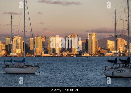 Coucher de soleil au port de San Diego. San Diego, Californie, États-Unis. Banque D'Images
