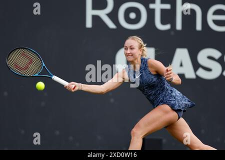 Birmingham, Royaume-Uni. 19 juin 2024 ; Edgbaston Priory Club, Birmingham, Angleterre : Rothesay Tennis Classic Birmingham, jour 3 ; Anastasia Potapova dans son match en simple femme contre Lucia Bronzetti (ITA) crédit : action plus Sports images/Alamy Live News Banque D'Images