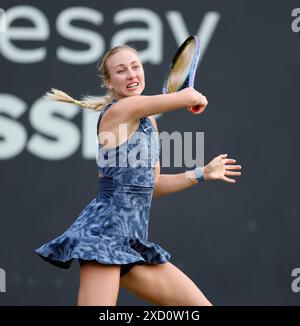 Birmingham, Royaume-Uni. 19 juin 2024 ; Edgbaston Priory Club, Birmingham, Angleterre : Rothesay Tennis Classic Birmingham, jour 3 ; Anastasia Potapova dans son match en simple femme contre Lucia Bronzetti (ITA) crédit : action plus Sports images/Alamy Live News Banque D'Images