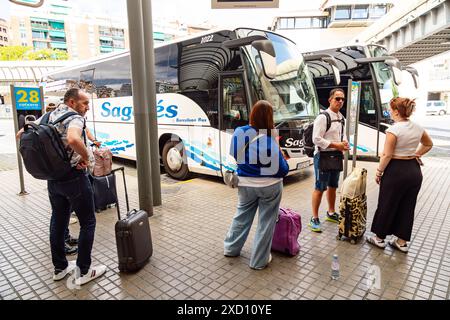 Bus à l'aéroport de Gérone de Barcelone, Espagne. Banque D'Images