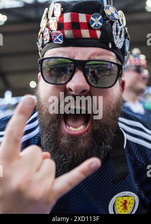 Stade de Cologne, Cologne, Allemagne. 19 juin 2024. Euro 2024 Groupe A Football, Écosse contre Suisse ; fan écossais enthousiaste pour son équipe crédit : action plus Sports/Alamy Live News Banque D'Images