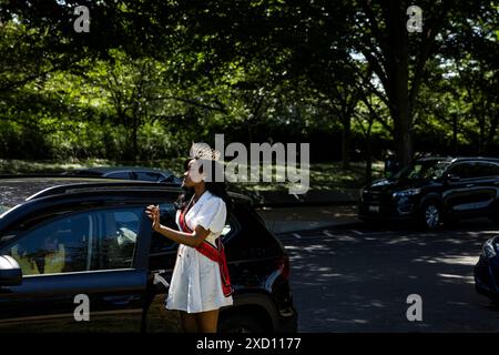 Washington, États-Unis. 19 juin 2024. Miss Junetenth Georgia Nirvana Harrison, d'Atlanta, arrive pour la parade du peuple le 19 juin 2024 à Washington, DC le jour de l'indépendance nationale de la Junetenth reconnaît l'entrée en vigueur de la Proclamation d'émancipation au Texas en 1865, libérant les derniers esclaves dans les États confédérés. (Photo de Samuel Corum/Sipa USA) crédit : Sipa USA/Alamy Live News Banque D'Images