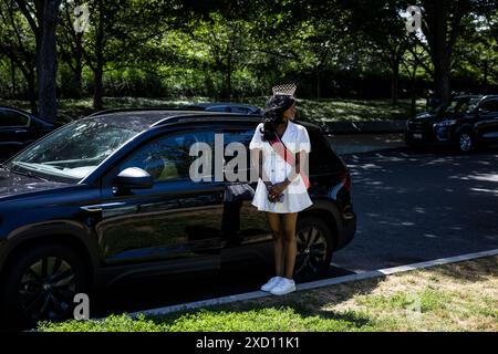 Washington, États-Unis. 19 juin 2024. Miss Junetenth Georgia Nirvana Harrison, d'Atlanta, arrive pour la parade du peuple le 19 juin 2024 à Washington, DC le jour de l'indépendance nationale de la Junetenth reconnaît l'entrée en vigueur de la Proclamation d'émancipation au Texas en 1865, libérant les derniers esclaves dans les États confédérés. (Photo de Samuel Corum/Sipa USA) crédit : Sipa USA/Alamy Live News Banque D'Images