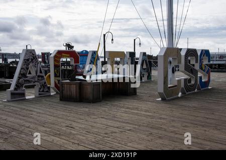 Panneau de navire de recherche CSS Acadia à la promenade riveraine à Halifax, Nouvelle-Écosse, Canada Banque D'Images