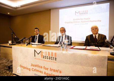 Genève, Suisse. 19 juin 2024. De gauche à droite, le professeur Javaid Rehman, Tahar Boumedra et le juge Wolfgang Schomburg prennent la parole lors de la conférence de presse sur le massacre de 1988 en Iran. Lors d'une conférence de presse à Genève, des experts de l'ONU et un ancien juge de l'ONU exposent les détails horribles du massacre de 30 000 prisonniers politiques en 1988, dont la plupart étaient membres et sympathisants des Moudjahidin-e Khalq (OMPI/MEK). (Photo de Siavosh Hosseini/SOPA images/Sipa USA) crédit : Sipa USA/Alamy Live News Banque D'Images