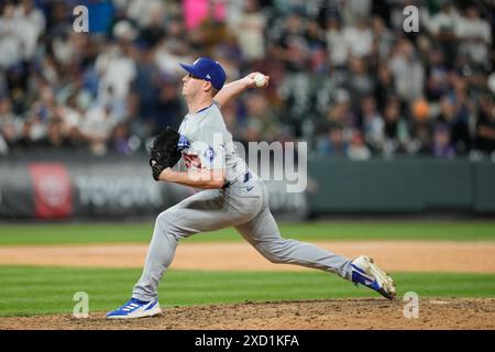 Denver CO, États-Unis. 18 juin 2024. Le lanceur Dodger Evan Phillips (59) lance un terrain pendant le match entre les Dodgers de Los Angeles et les Rockies du Colorado qui se tient à Coors Field à Denver Co. David Seelig/Cal Sport Medi. Crédit : csm/Alamy Live News Banque D'Images