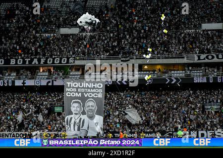 Rio de Janeiro, Brésil. 19 juin 2024. RJ - RIO DE JANEIRO - 06/19/2024 - BRÉSIL A 2024, BOTAFOGO x ATHLETICO-PR - les fans de Botafogo lors d'un match contre Athletico-PR au stade Engenhao pour le championnat brésilien A 2024. Photo : Thiago Ribeiro/AGIF (photo : Thiago Ribeiro/AGIF/Sipa USA) crédit : Sipa USA/Alamy Live News Banque D'Images