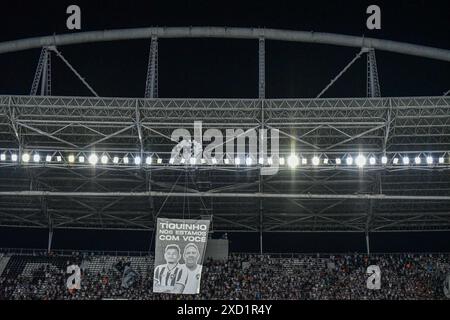 Rio de Janeiro, Brésil. 19 juin 2024. RJ - RIO DE JANEIRO - 06/19/2024 - BRÉSIL A 2024, BOTAFOGO x ATHLETICO-PR - les fans de Botafogo lors d'un match contre Athletico-PR au stade Engenhao pour le championnat brésilien A 2024. Photo : Thiago Ribeiro/AGIF (photo : Thiago Ribeiro/AGIF/Sipa USA) crédit : Sipa USA/Alamy Live News Banque D'Images