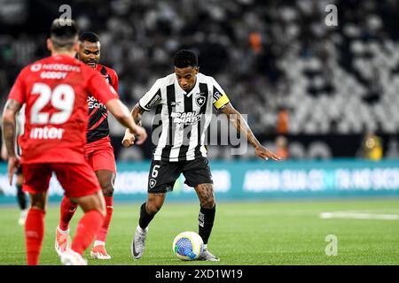 Rio de Janeiro, Brésil. 19 juin 2024. Botafogo x Athletico PR a eu lieu à Estadio Nilton Santos pour le championnat brésilien 2024, série a, dans la nuit de ce mercredi (19), à Rio de Janeiro, RJ. Crédit : Celso Pupo/FotoArena/Alamy Live News Banque D'Images