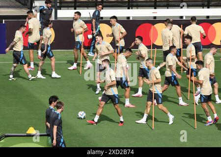 Atlanta, États-Unis. 19 juin 2024. Les footballeurs argentins participent à une séance d’entraînement avant le match contre le Canada pour la Copa America USA 2024, groupe A, phase de groupes, au terrain de sport de l’Université de Kennesaw, près d’Atlanta, le 19 juin 2024. Crédit : Alejandro Pagni/Alamy Live News Banque D'Images