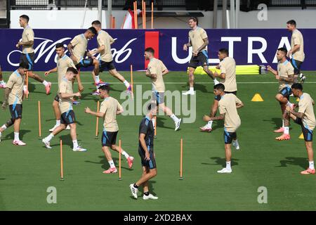 Atlanta, États-Unis. 19 juin 2024. Les footballeurs argentins participent à une séance d’entraînement avant le match contre le Canada pour la Copa America USA 2024, groupe A, phase de groupes, au terrain de sport de l’Université de Kennesaw, près d’Atlanta, le 19 juin 2024. Crédit : Alejandro Pagni/Alamy Live News Banque D'Images