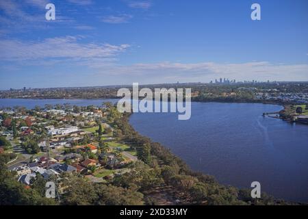 La rivière Swan est une rivière majeure du sud-ouest de l'Australie occidentale qui traverse la zone métropolitaine de Perth, la capitale de l'Australie occidentale. Banque D'Images