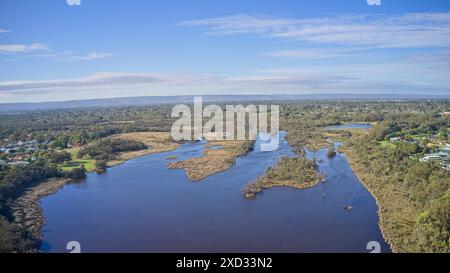 La rivière Swan est une rivière majeure du sud-ouest de l'Australie occidentale qui traverse la zone métropolitaine de Perth, la capitale de l'Australie occidentale. Banque D'Images