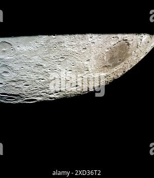 Apollo 13 photographie de la face arrière de la lune montrant une vue oblique de la région de Mare Moscoviense de la surface lunaire prise lors de son périlleux voyage de retour. Photographie prise le 14 avril 1970. Banque D'Images