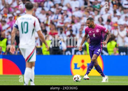 Stuttgart, Allemagne. 19 juin 2024. Jonathan Tah d'Allemagne (R) sur le ballon lors du match Allemagne - Hongrie UEFA Euro 2024 Groupe A à l'Arena Stuttgart le 19 juin 2024. (Photo par : Dimitrije Vasiljevic) crédit : Dimitrije Vasiljevic/Alamy Live News Banque D'Images