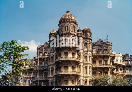 11 25 2022 Vintage vieux des bâtiments coloniaux à Kolkata Inde Asie Banque D'Images