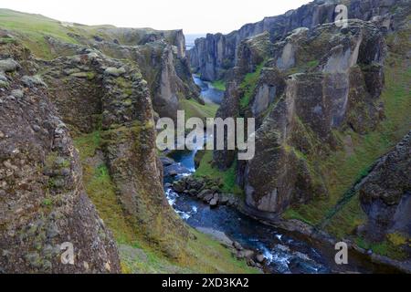 Géographie / voyage, Islande, Fjadrargljufur canyon, Kirkjubaejarklaustur, Sudurland, ISLANDE DU SUD, AUTORISATION-DROITS-SUPPLÉMENTAIRE-INFO-NON-DISPONIBLE Banque D'Images