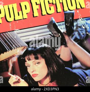 Viersen, Allemagne - 9 mai. 2024 : détail de l'affiche du film Pulp Fiction avec Uma Thurman de 1994 Banque D'Images