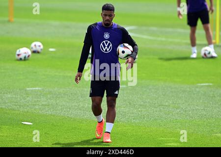 Herzogenaurach, Allemagne. 20 juin 2024. Football, UEFA Euro 2024, Championnat d'Europe, Allemagne, entraînement après le deuxième match de groupes, l'Allemand Benjamin Henrichs en action pendant l'entraînement. Crédit : Federico Gambarini/dpa/Alamy Live News Banque D'Images