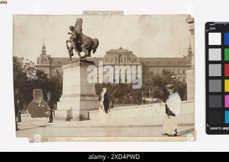 1., Schmerlingplatz 10-11 - Justizpalast - Blick vom Dr-Karl-Renner-Ring - mit Bürgermeister Lueger vraisemblablement : Martin Gerlach sen. (1846—1918), photographe timtom, maire, bourgmestre, sculpture, posant passant, avec les gens, policier, agent de police, bâtiment de la cour, jardins publics, parc, Justizpalast, Schmerlingplatz après 1900 Banque D'Images