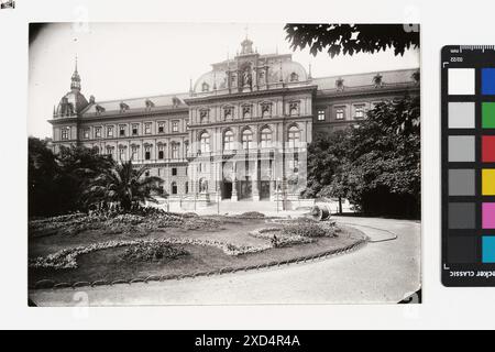 1., Schmerlingplatz 10-11 - Justizpalast (reproduction) vraisemblablement : Martin Gerlach sen. (1846—1918), photographe, Gerlach & Wiedling (Buch- und Kunstverlag), maison d'édition Timtom, bâtiment de cour, jardins publics, parc, Justizpalast, Schmerlingplatz vers 1900 (image), vers 1959 (reproduction) Banque D'Images