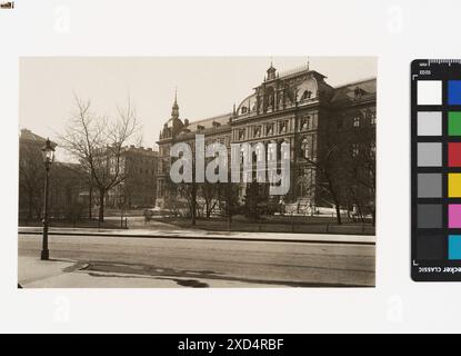 1., Schmerlingplatz 10-11 - Justizpalast - Blick Richtung Volksgartenstraße probablement : Martin Gerlach sen. (1846—1918), photographe timtom, bâtiment de cour, jardins publics, parc, ECLAIRAGE de rue, Justizpalast, Schmerlingplatz vers 1900 Banque D'Images