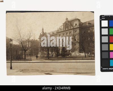 1., Schmerlingplatz 10-11 - Justizpalast - Blick Richtung Volksgartenstraße probablement : Martin Gerlach sen. (1846—1918), photographe timtom, bâtiment de cour, éclairage de rue, jardins publics, park, Justizpalast, Schmerlingplatz vers 1900 Banque D'Images