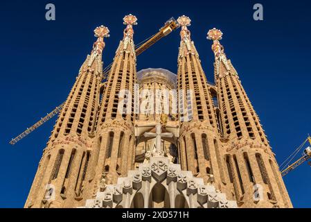 Passion façade de la Sagrada Familia, dans l'après-midi (Barcelone, Catalogne, Espagne) ESP : Fachada de la Pasión de la Sagrada Família, por la tarde Banque D'Images