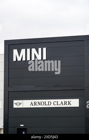 Arnold Clark Mini enseigne Hillington Business Park, Glasgow, Écosse, Royaume-Uni, Europe Banque D'Images