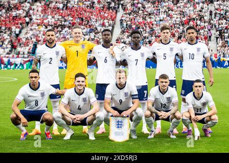 UEFA EURO 2024 : Dänemark - Angleterre 20.06.2024 Angleterre Teambild. Jordan Pickford England, 1, Kyle Walker England, 2, Marc Guehi England, 6 , Bukayo Saka England, 7, John Stones England, 5, Jude Bellingham Angleterre, 10, Trent Alexander-Arnold Angleterre, 8, Declan Rice Angleterre, 4, Harry Kane England, 9, Phil Foden England, 11, Kieran Trippier Angleterre, 12 UEFA EURO 2024 : Dänemark - Angleterre Frankfurt Arena, Frankfurt am main 20.06.2024 Frankfurt am main Arena Hessen Deutschland *** UEFA EURO 2024 Danemark Angleterre 20 06 2024 Angleterre photo de l'équipe Jordan Pickford Angleterre, 1 , Kyle Walker Angleterre Banque D'Images