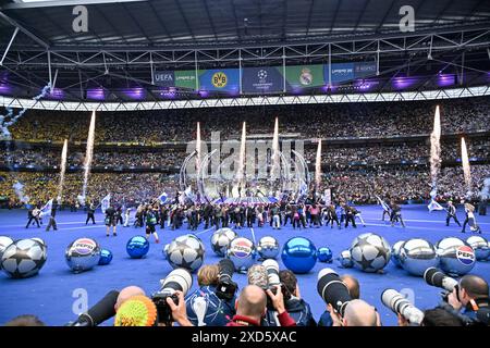 Lenny Kravitz et son groupe donnent un concert d'avant-match avant un match de football entre le Borussia Dortmund allemand et le Real Madrid CF espagnol lors de la finale de l'UEFA Champions League de la saison 2023-24, le dimanche 1er juin 2024 à Londres , Royaume-Uni . PHOTO SPORTPIX | David Catry Banque D'Images