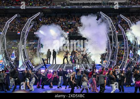 Lenny Kravitz et son groupe donnent un concert d'avant-match avant un match de football entre le Borussia Dortmund allemand et le Real Madrid CF espagnol lors de la finale de l'UEFA Champions League de la saison 2023-24, le dimanche 1er juin 2024 à Londres , Royaume-Uni . PHOTO SPORTPIX | David Catry Banque D'Images