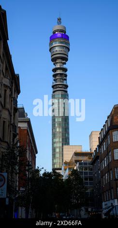 Londres, Royaume-Uni - 10 août 2021 - la tour du bureau de poste dans le centre de Londres depuis Great Portland Street Banque D'Images